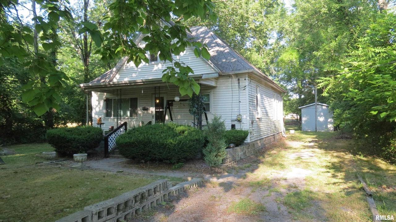 449 N Howard St., Duquoin, IL 62832