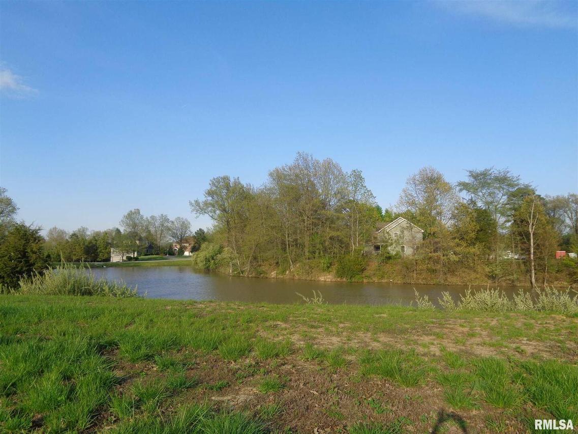 704 Jonathan Ln., Carterville, IL 62918