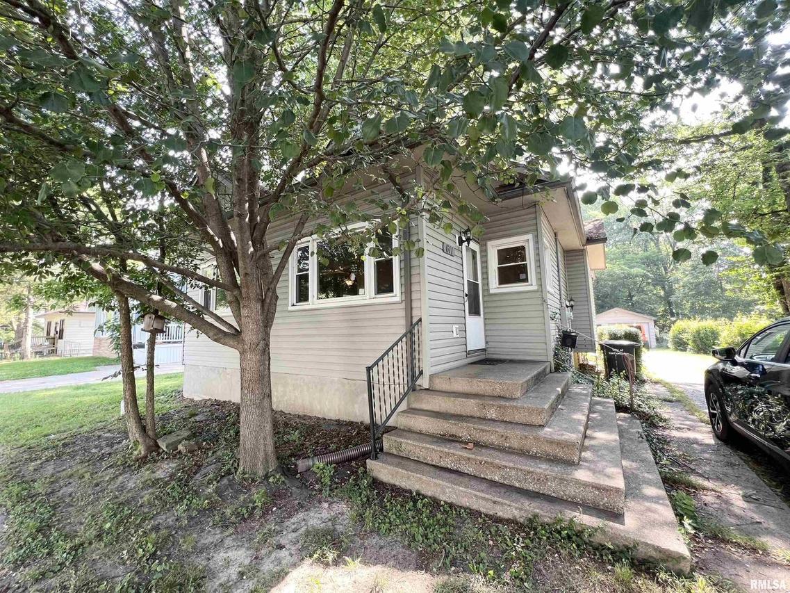 611 Springer St., Carbondale, IL 62901