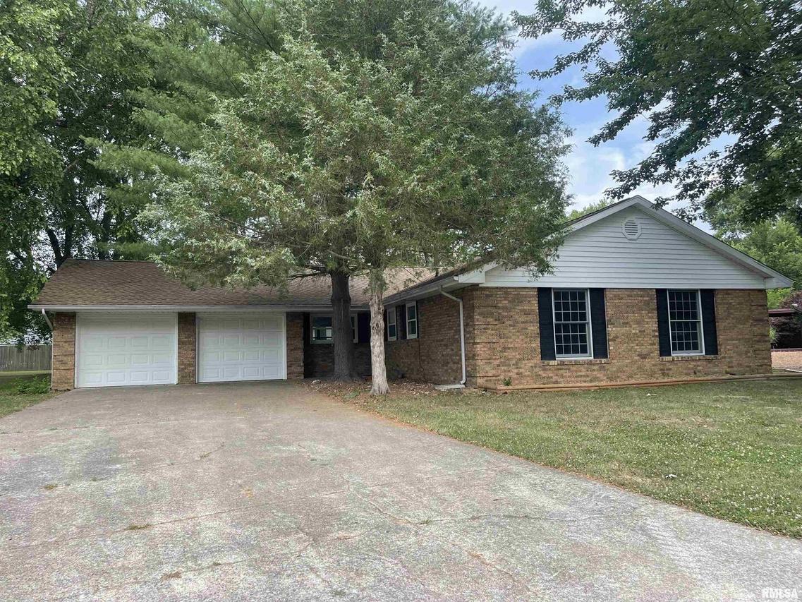 3200 Sunset Ter., Marion, IL 62959