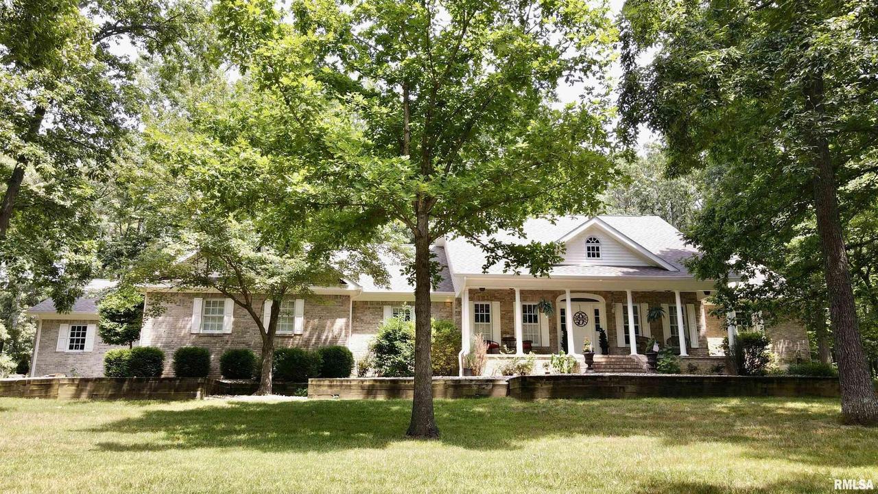 18214 Lone Oak Ter., West Frankfort, IL 62896