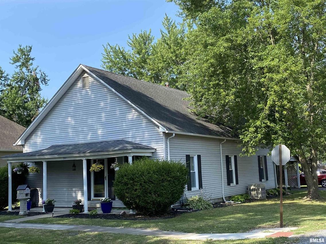 901 S 16th St., Herrin, IL 62948