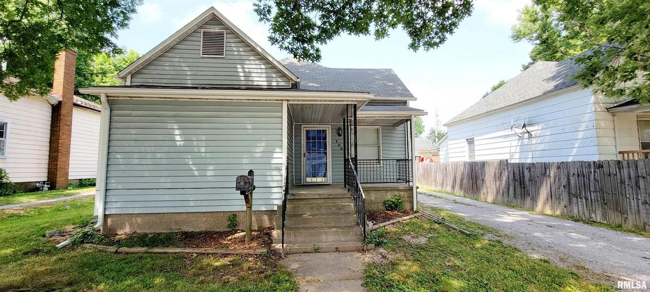 705 S 11th St., Herrin, IL 62948