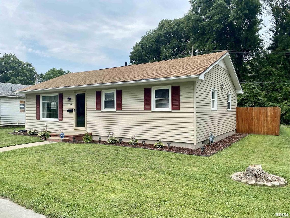 1344 S Pine St., Centralia, IL 62801
