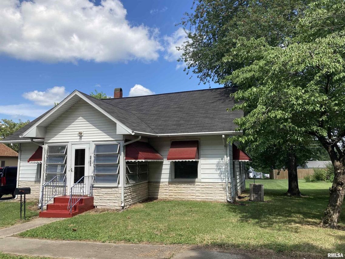 1012 S 12th St., Herrin, IL 62948