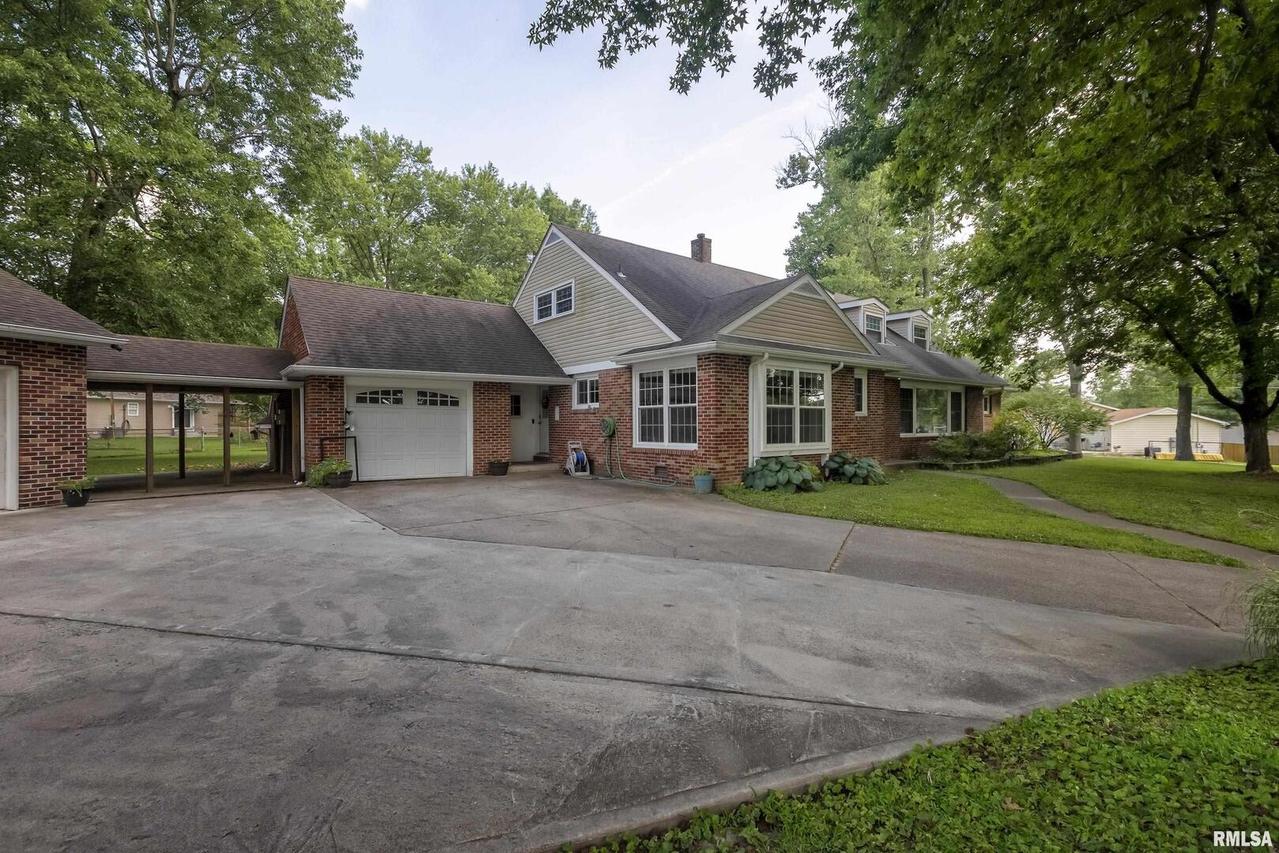 846 Bellview Pl., Herrin, IL 62948