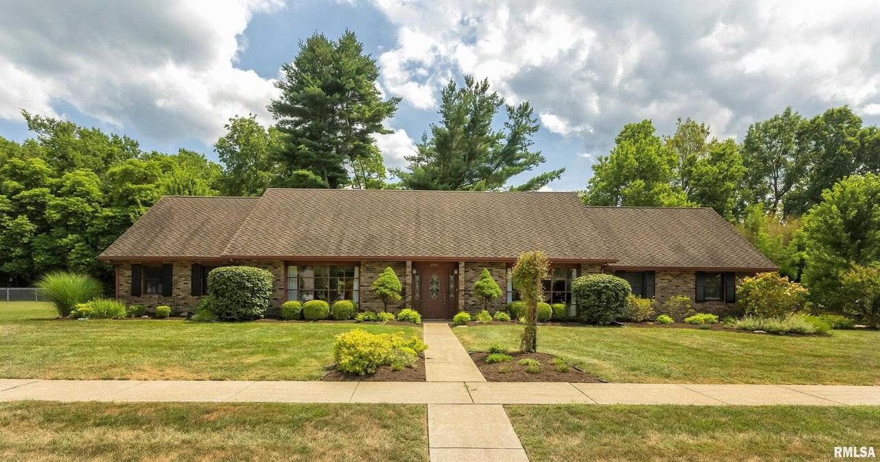 2919 W Kent Dr., Carbondale, IL 62901