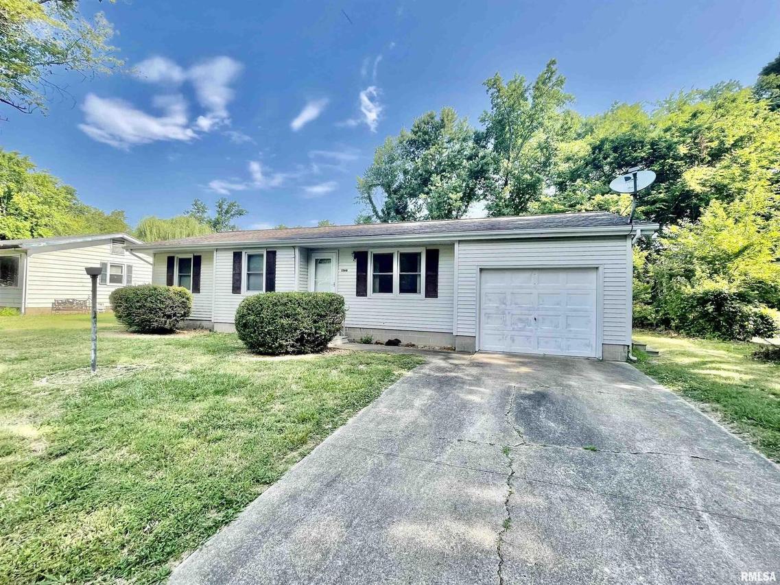 1366 Sebring Way, Carbondale, IL 62901