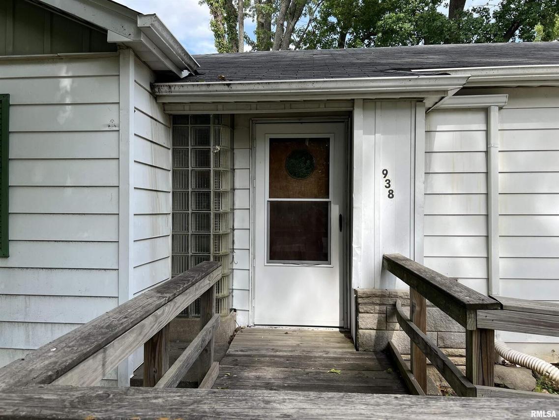 938 N 22nd St., Murphysboro, IL 62966