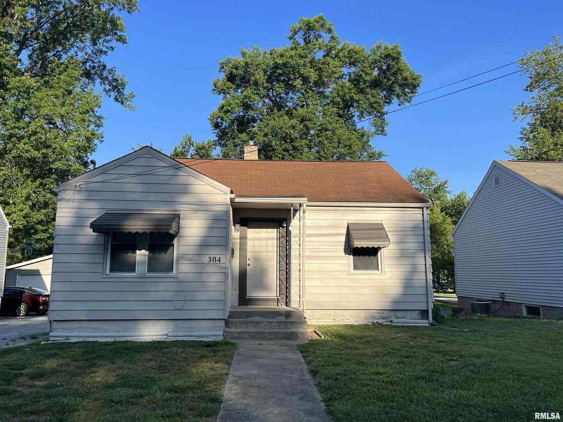 304 N Oakland Ave., Carbondale, IL 62901