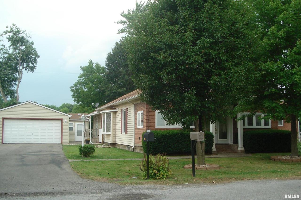 609 N Franklin St., West Frankfort, IL 62896