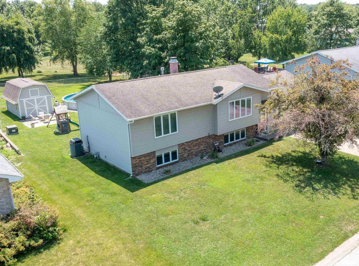 531 Cottonwood Dr., Salem, IL 62881