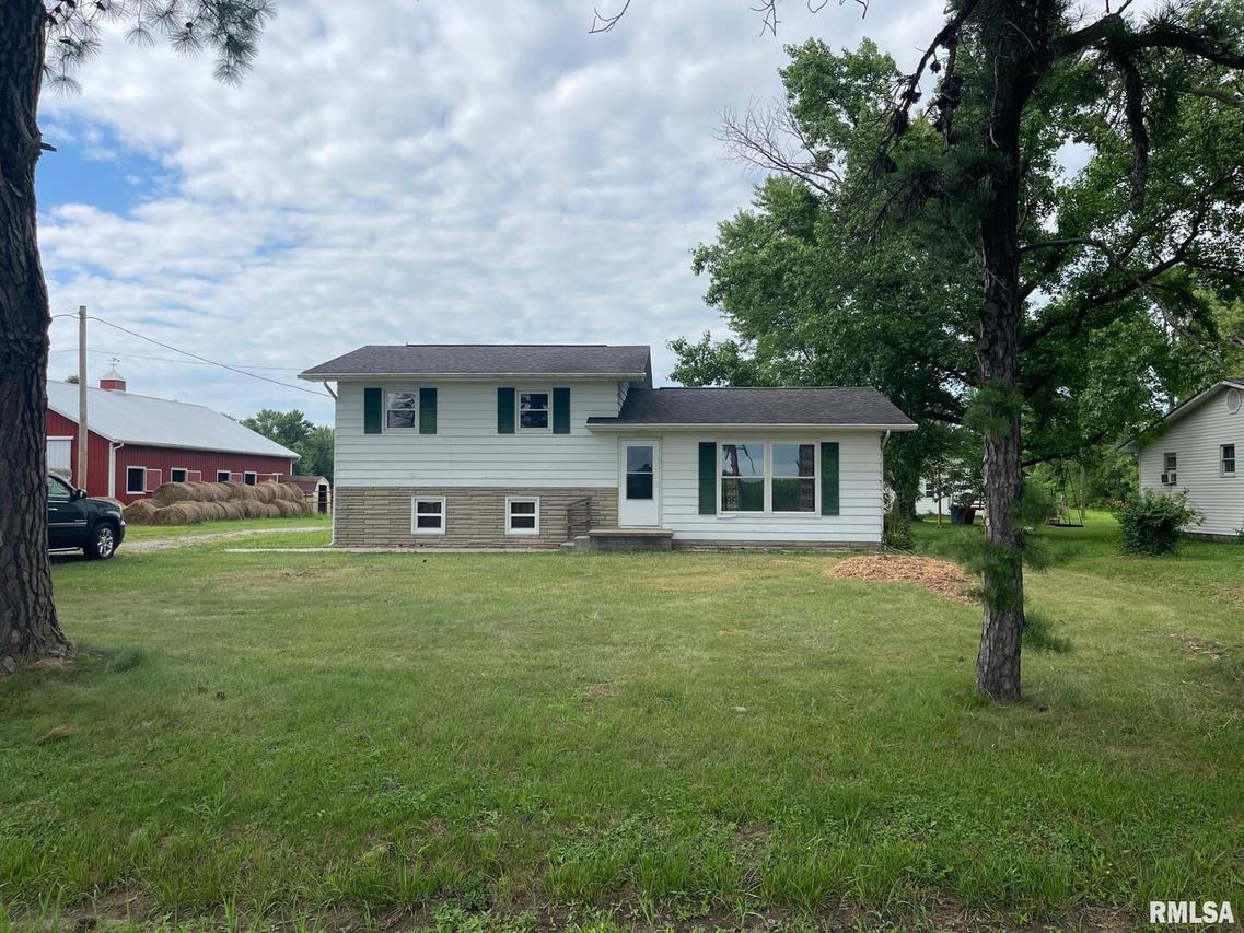 12945 Bowling Alley Rd., Benton, IL 62812