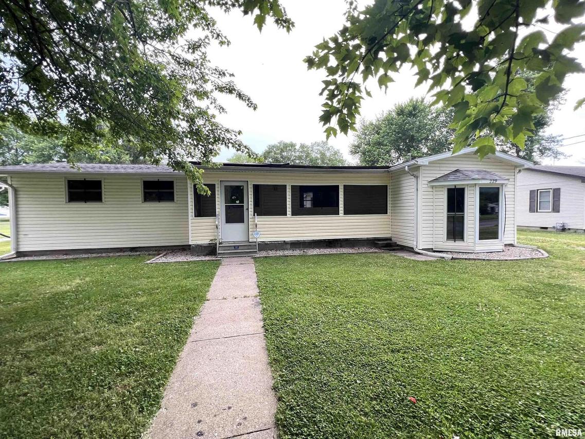 229 N Walnut St., Tamaroa, IL 62888