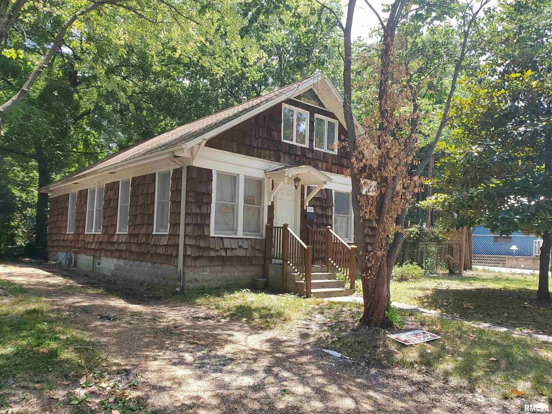 405 S Forest Ave., Carbondale, IL 62901