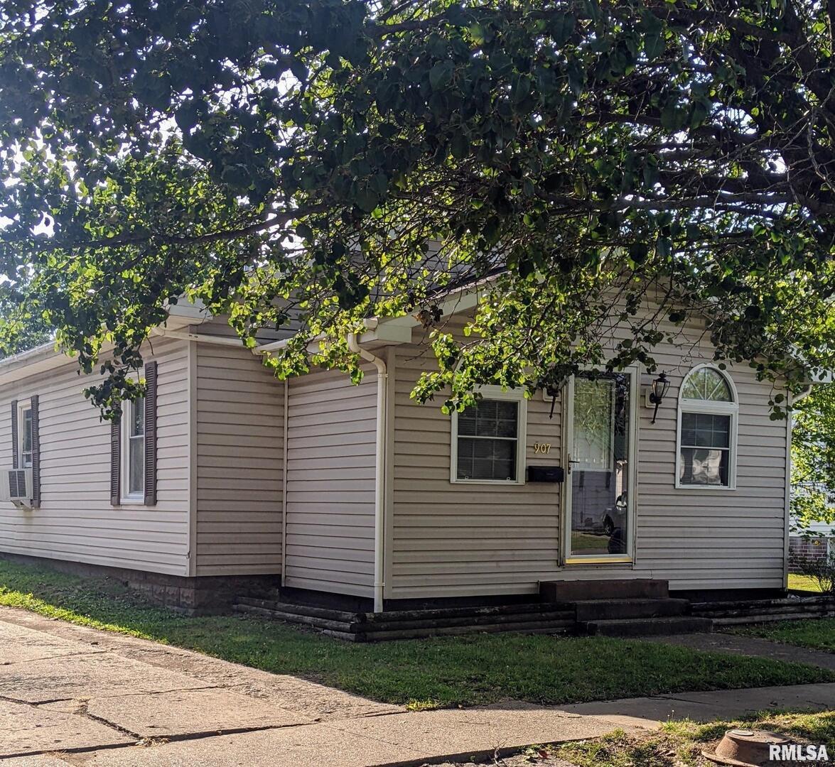907 S 24th St., Mt Vernon, IL 62864