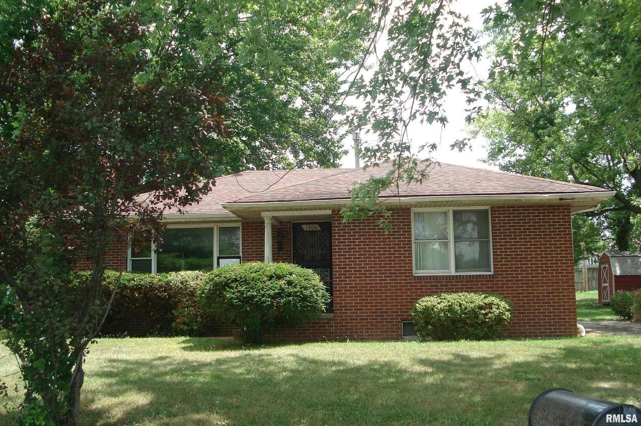 1500 S 14th St., Herrin, IL 62948