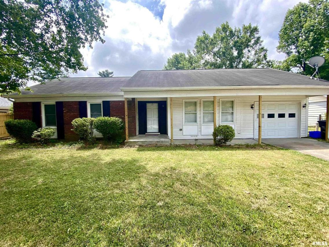 1717 W Walnut St., Carbondale, IL 62901