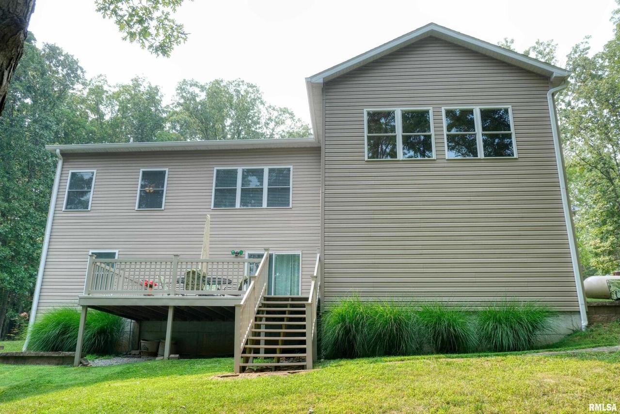 140 Rocky Point, Goreville, IL 62939