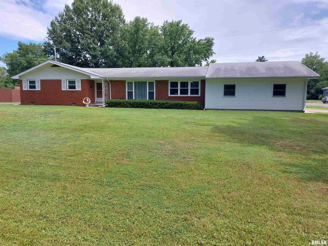 52 Cherry Dr., Mt Vernon, IL 62864