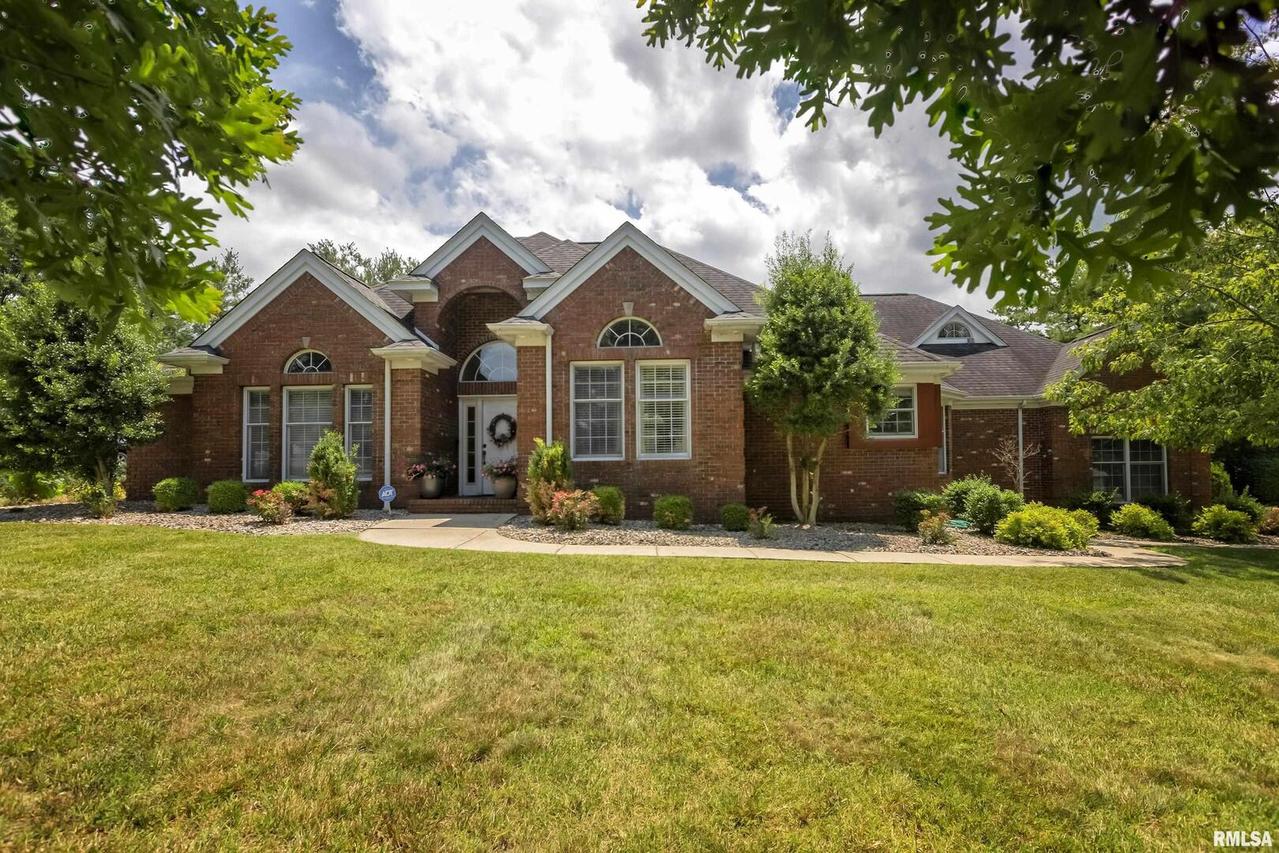 2207 Steeplechase Dr., Marion, IL 62959