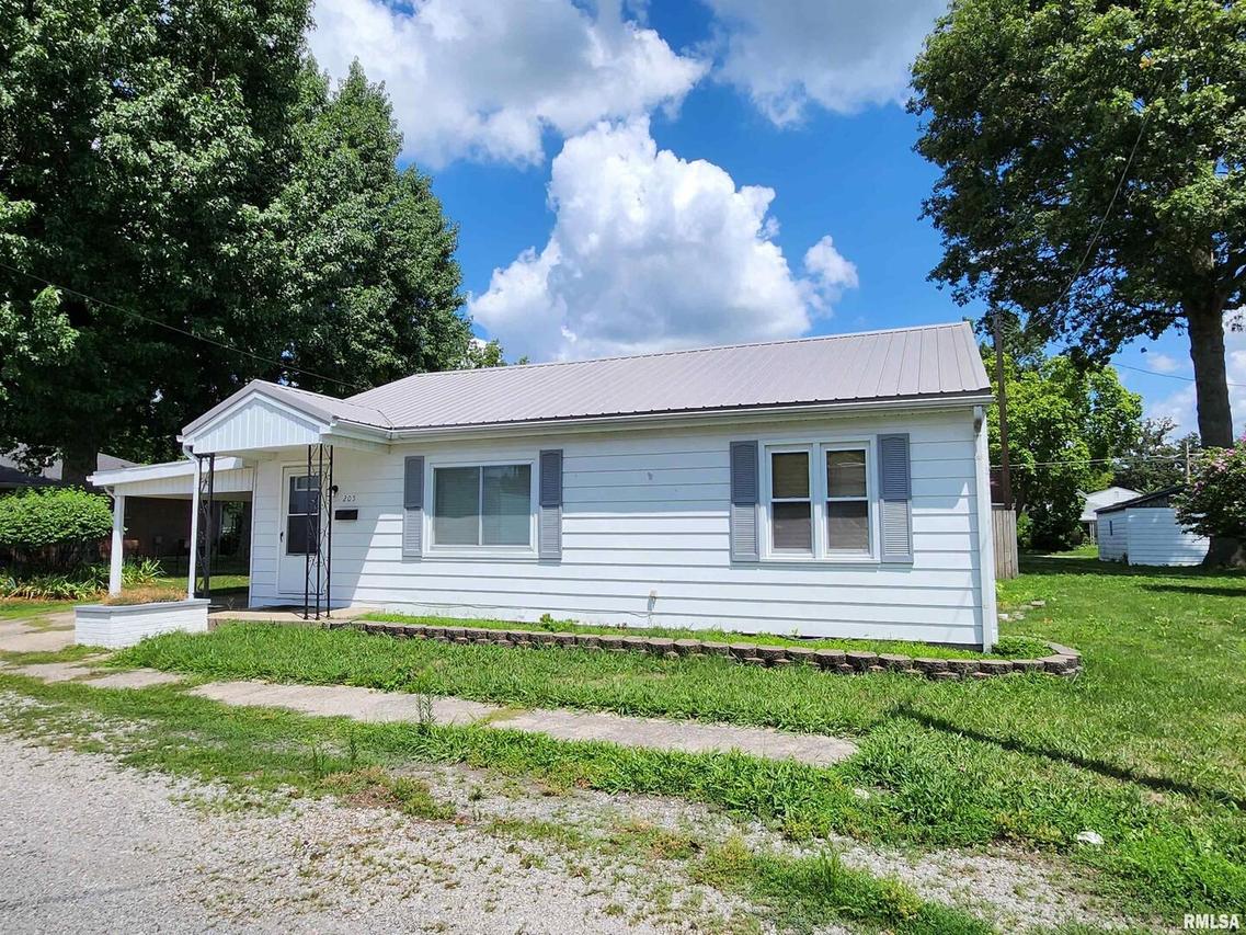 205 W Chester St., Pinckneyville, IL 62274