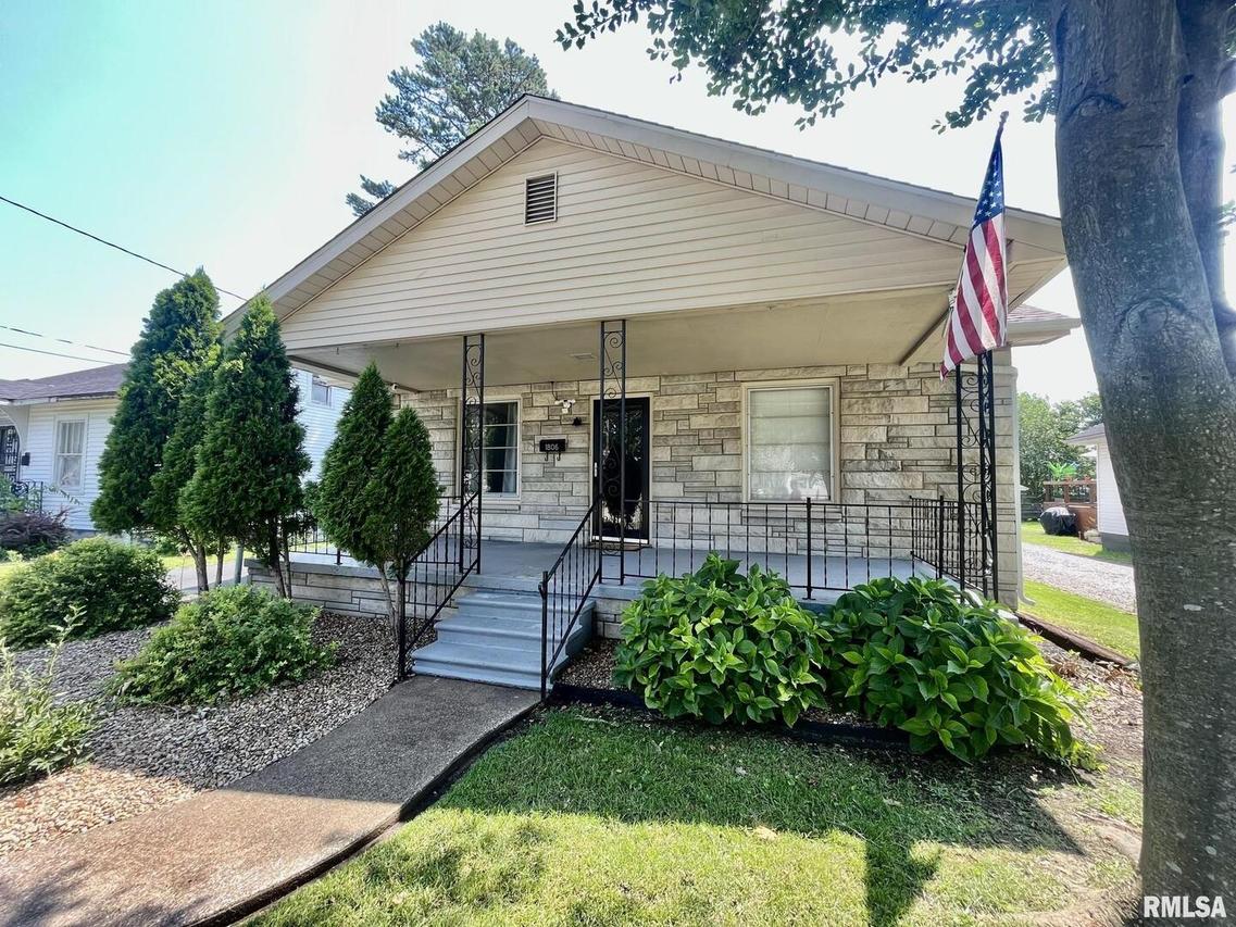 1806 North Ave., Metropolis, IL 62960