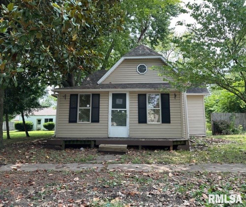 613 N 10th St., Herrin, IL 62948