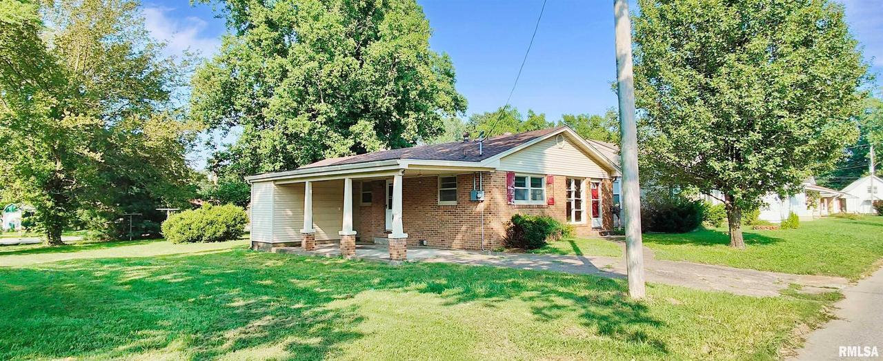 305 E 12th St., Metropolis, IL 62960