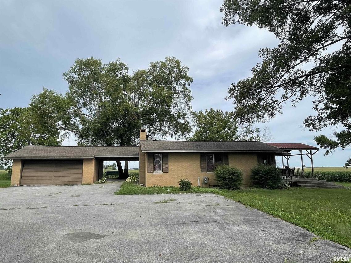 1267 County Road 1500 N County Rd., Carmi, IL 62821