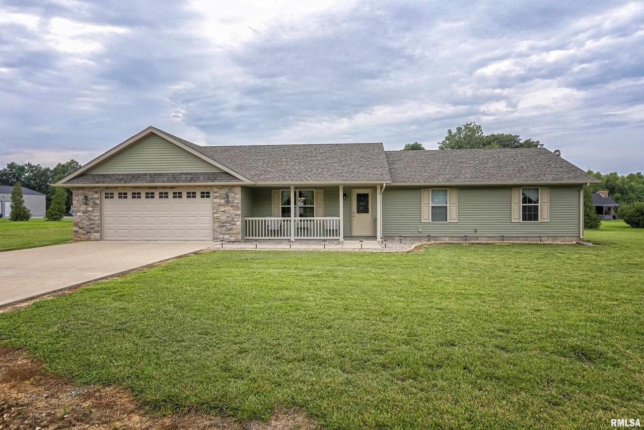 12400 Blue Sky Dr., Marion, IL 62959