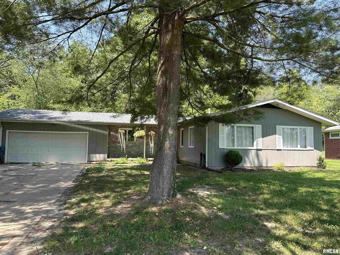 924 W Grand Rd., Carterville, IL 62918