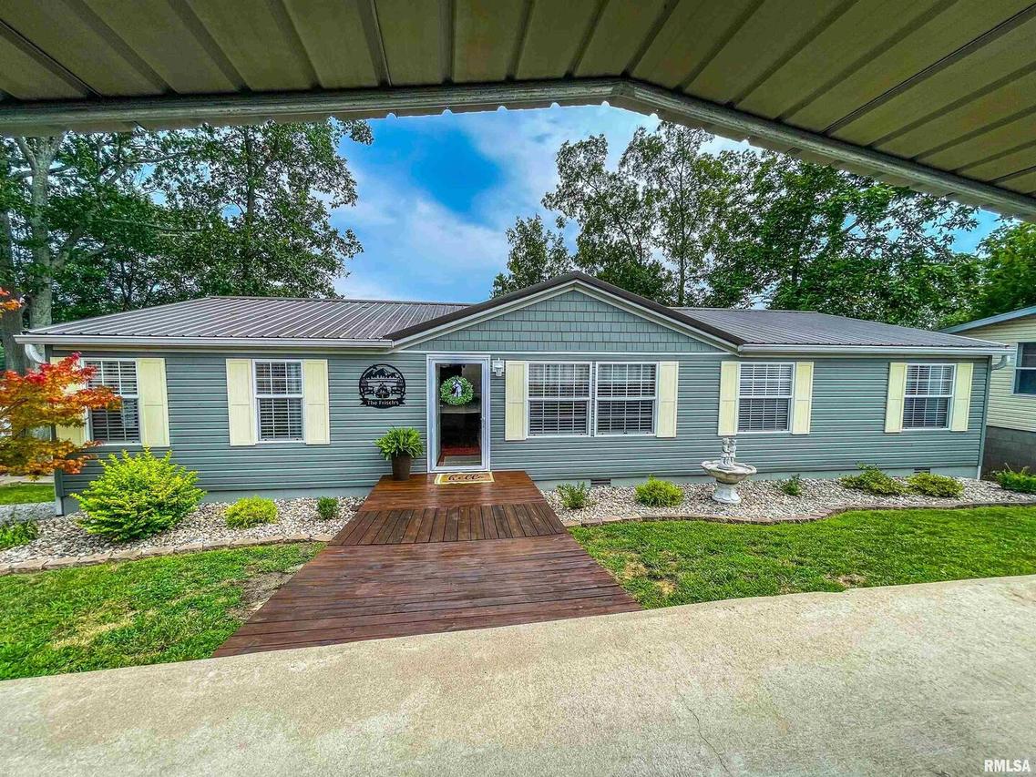 390 Marina Cir., Creal Springs, IL 62922