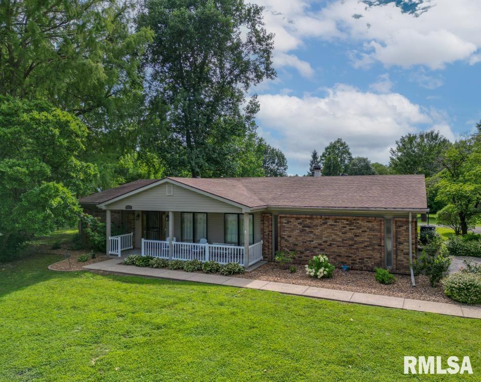 102 Westernaire Dr., Marion, IL 62959