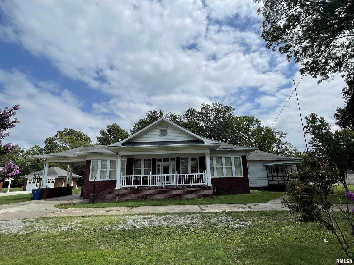 801 W Main St., Carmi, IL 62821