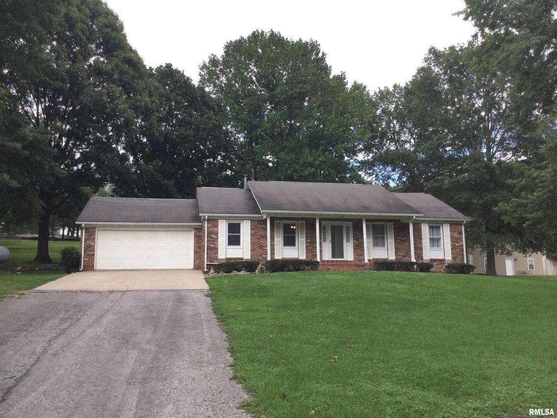 106 Roberts Dr., Jonesboro, IL 62952