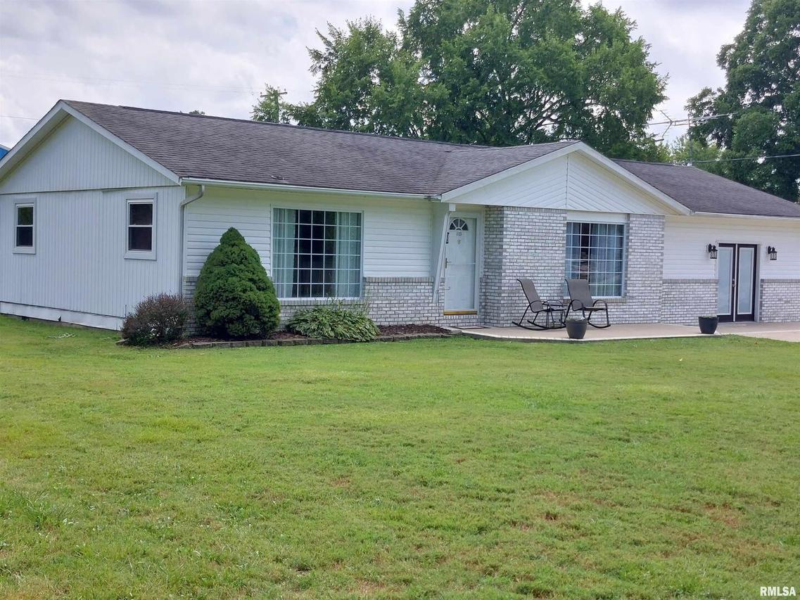 613 Casey St., Woodlawn, IL 62898