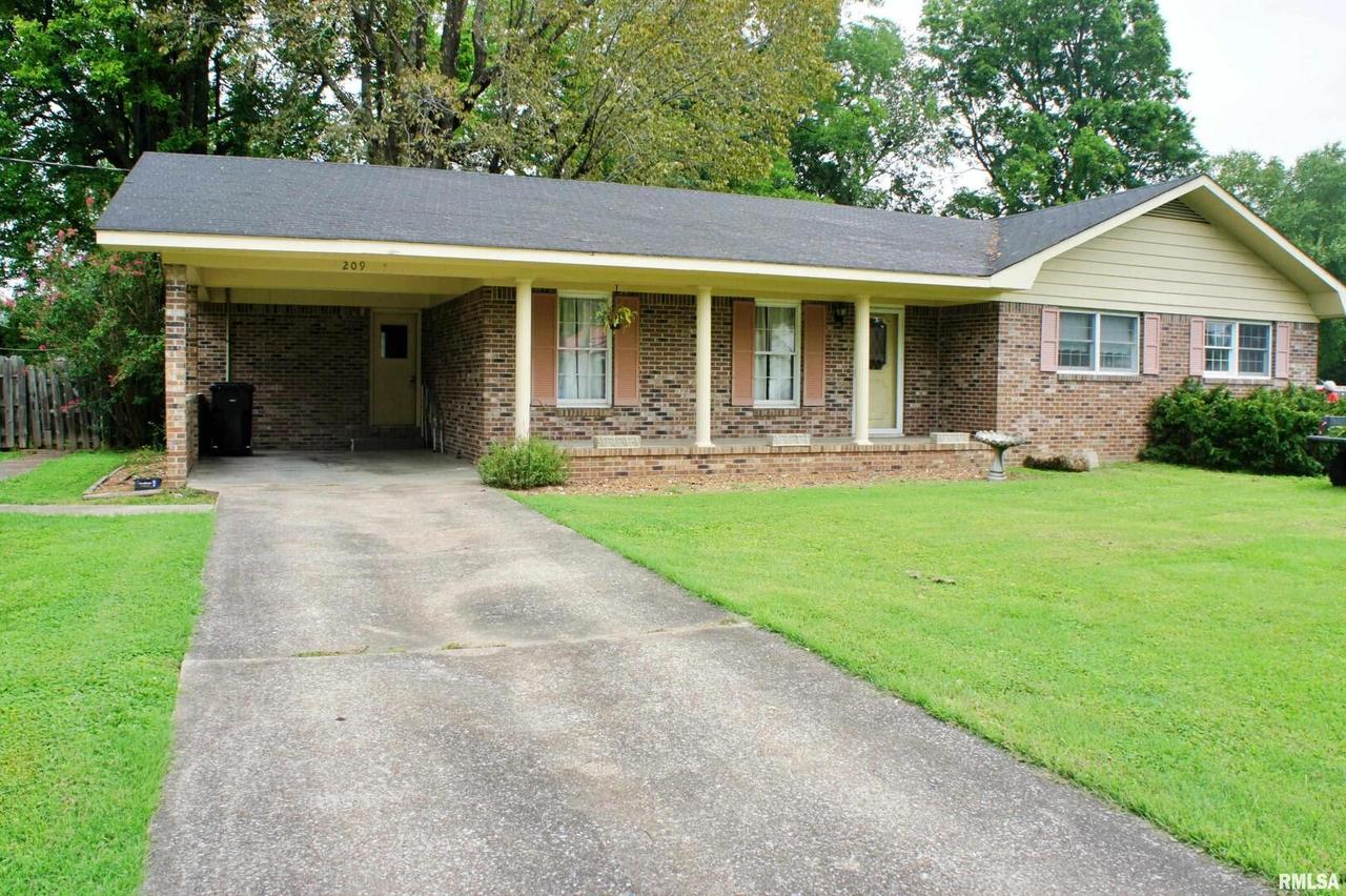 209 E 3rd St., Brookport, IL 62910