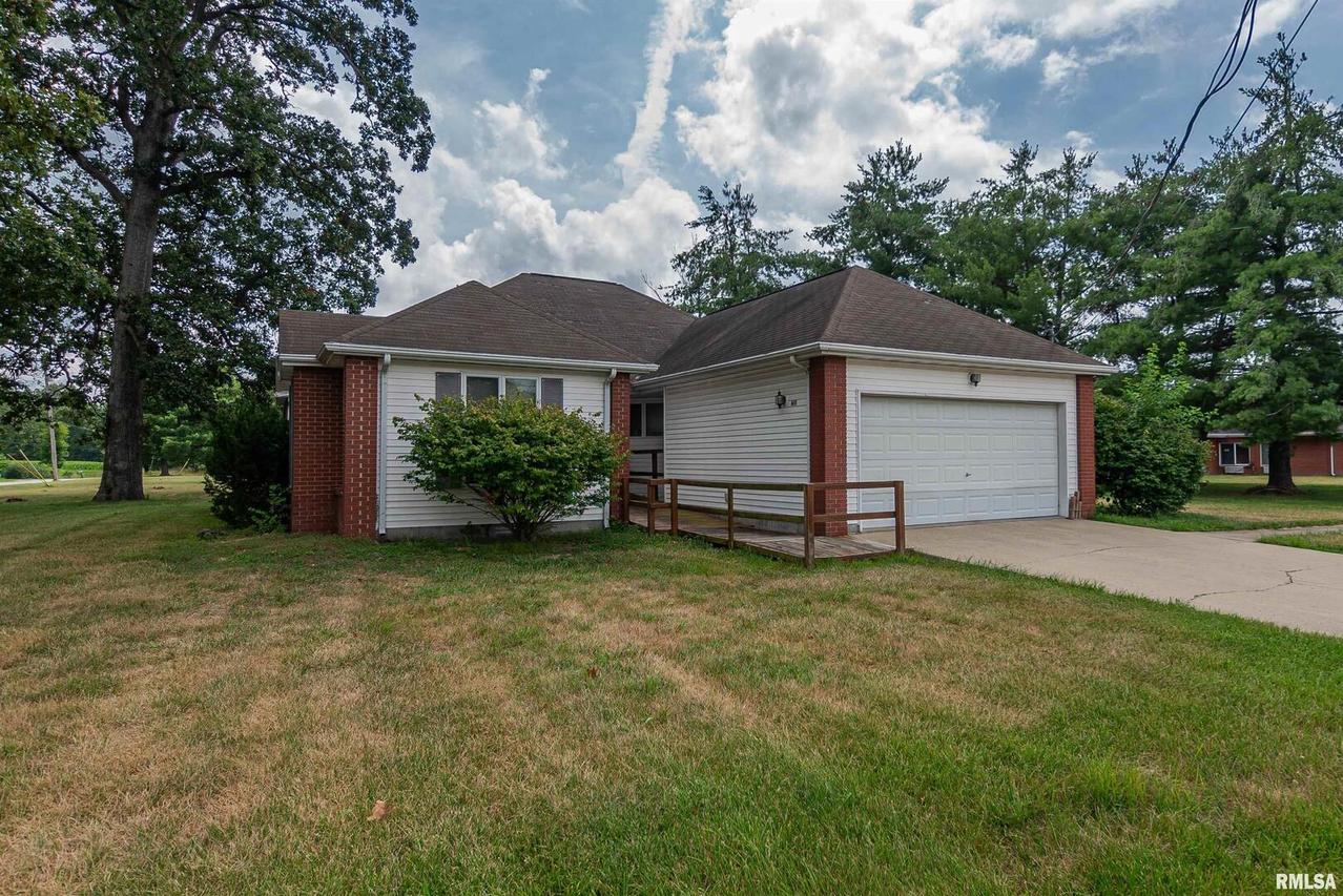 615 Meadowbrook Rd., Mt Vernon, IL 62864