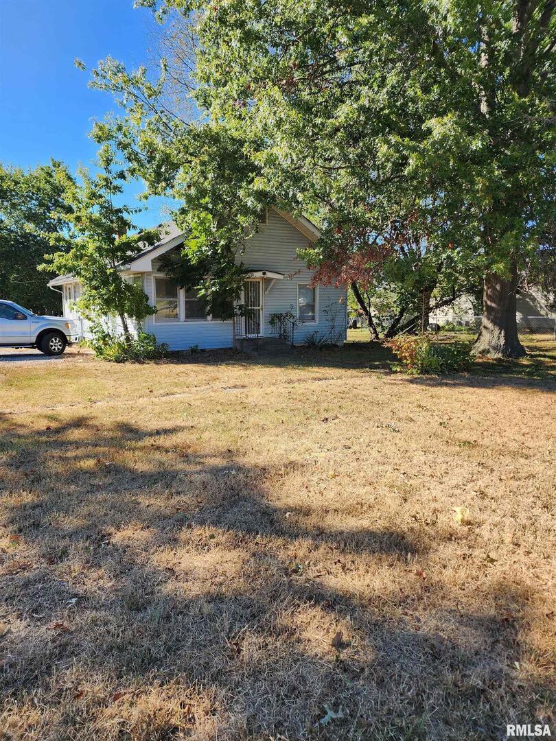 1421 S 13th St., Herrin, IL 62948