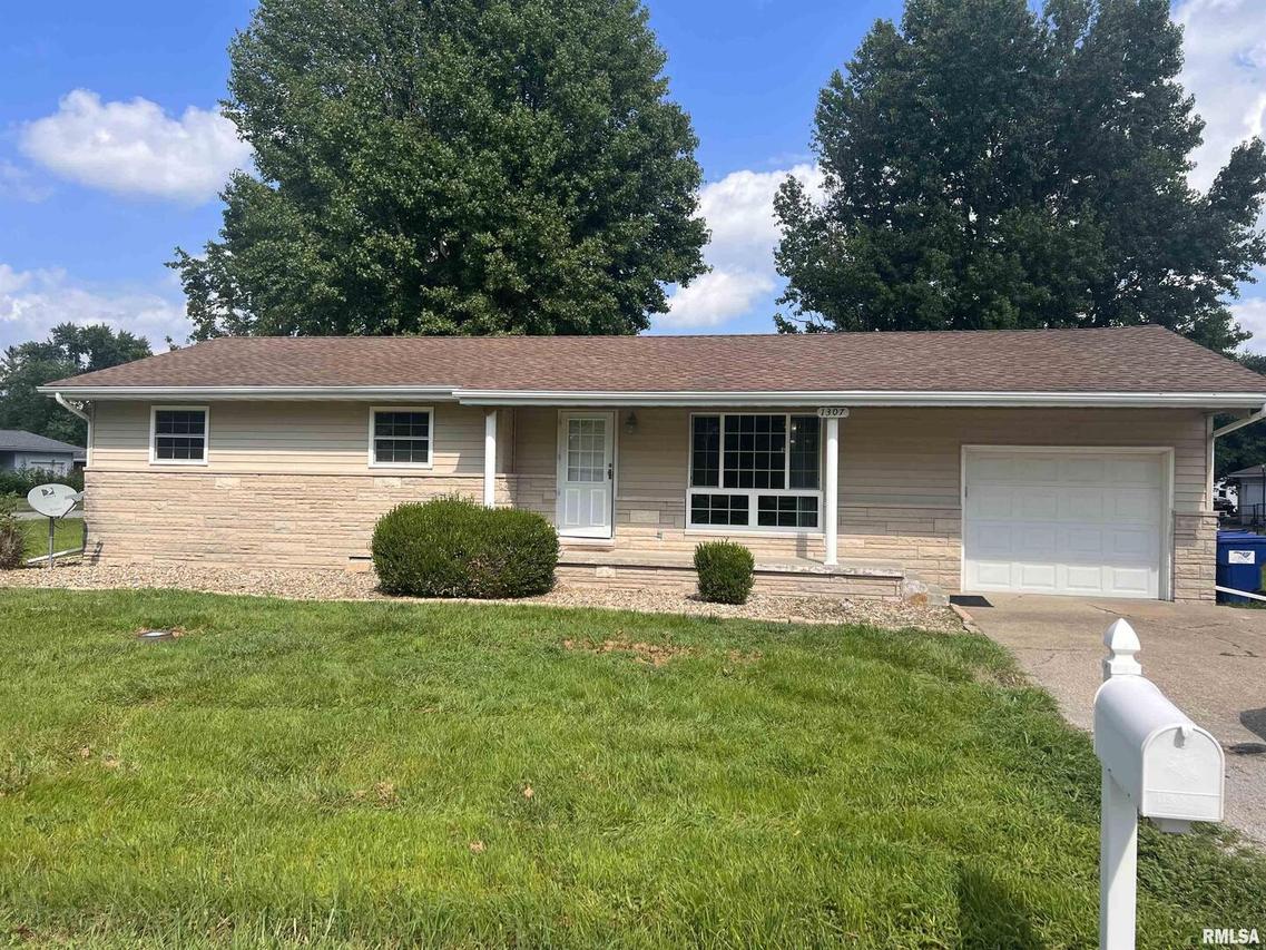 1307 N Mclaren St., Marion, IL 62959