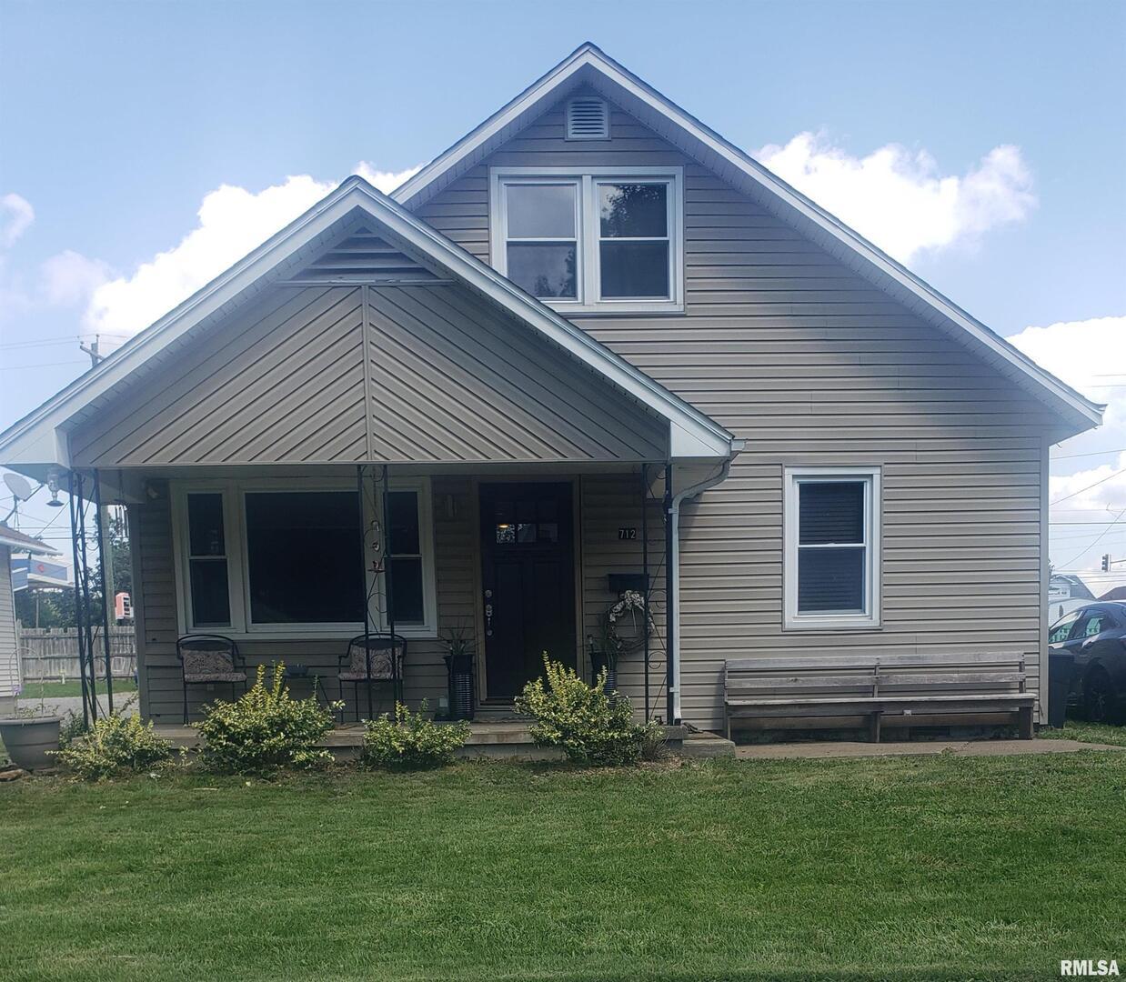 712 S 16th St., Herrin, IL 62948