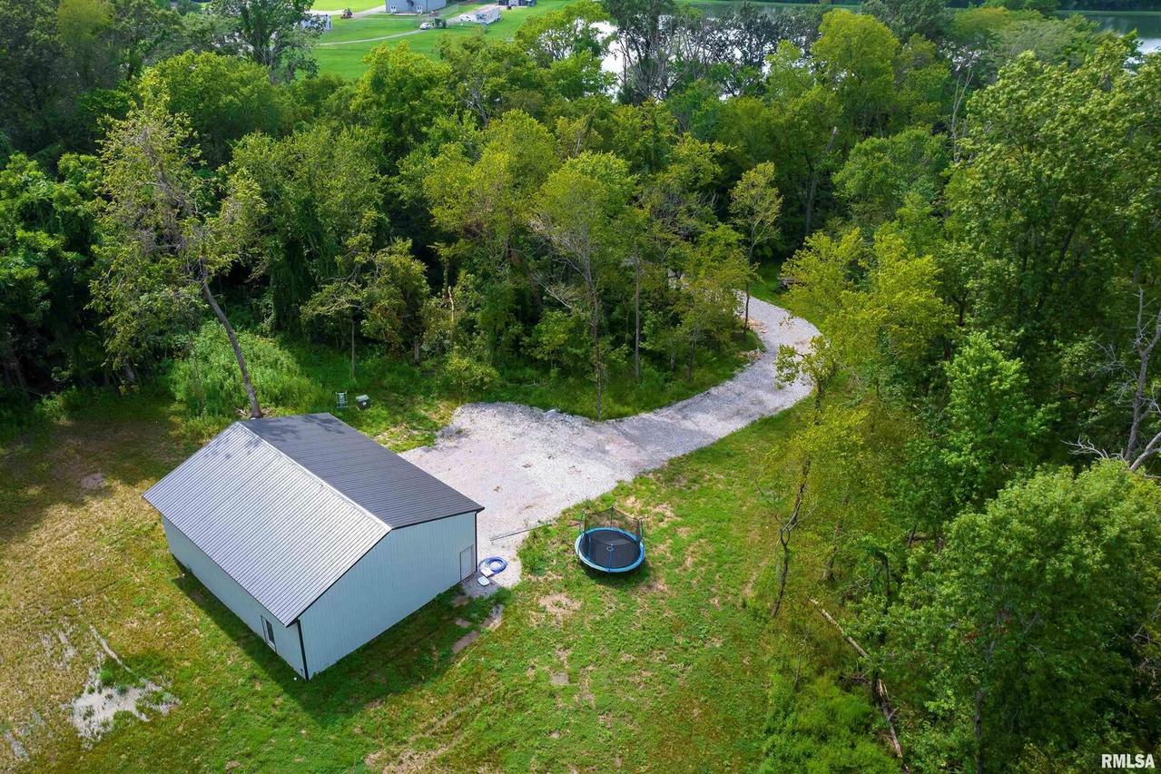 1234 Weaver Rd., Herrin, IL 62948