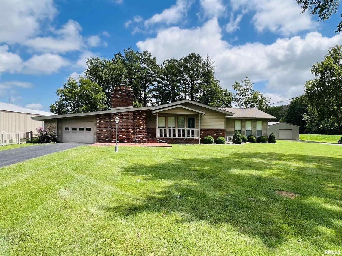 1135 Karel Park Rd., Eldorado, IL 62930