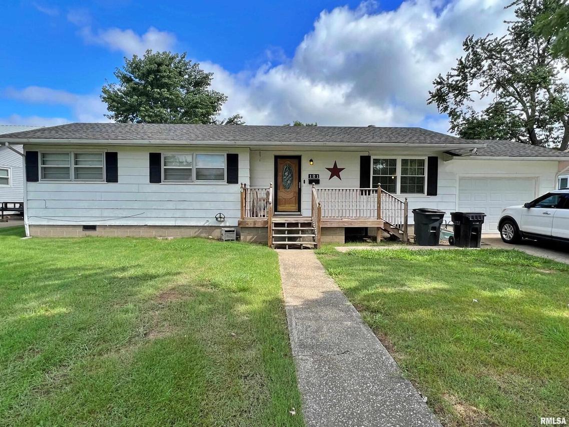 121 Carter Dr., Metropolis, IL 62960