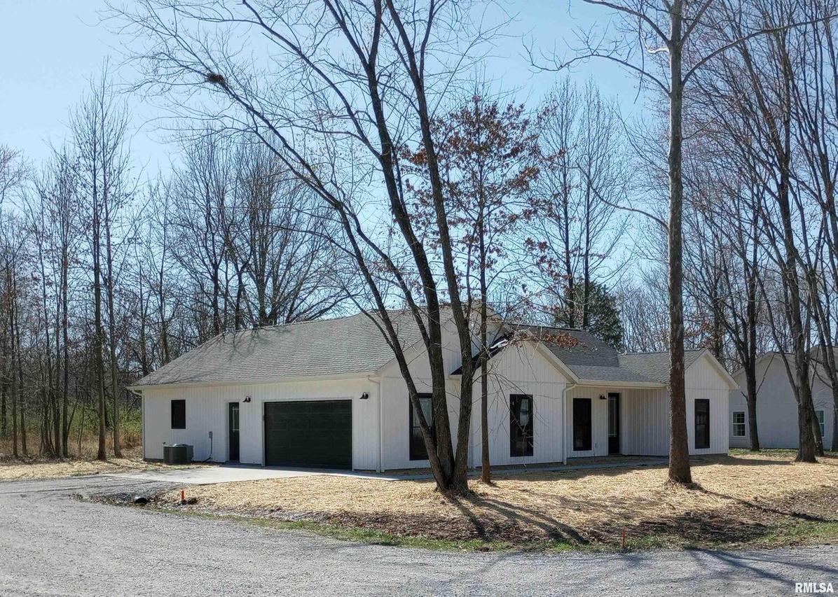 503 Noah Ln., Carterville, IL 62918