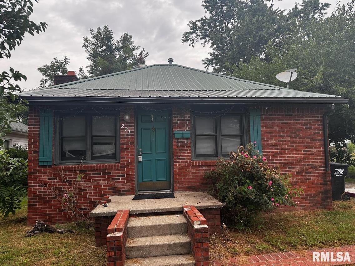 207 W 19th St., Metropolis, IL 62960