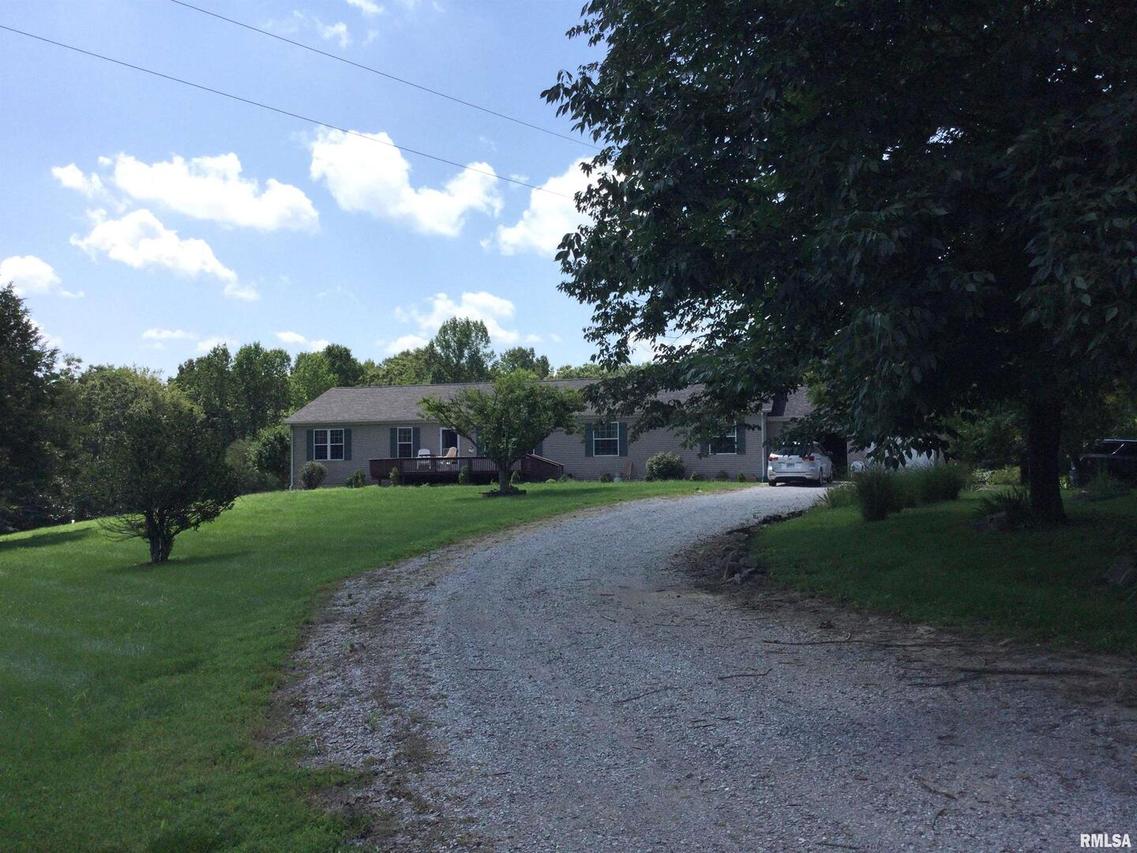 2785 Kaolin Rd., Cobden, IL 62920