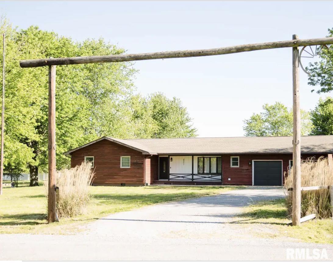 8501 Valley Rd., Benton, IL 62812