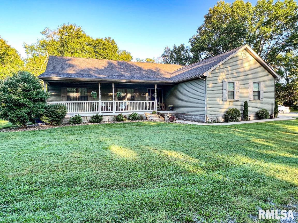 1415 N 8th St., Herrin, IL 62948